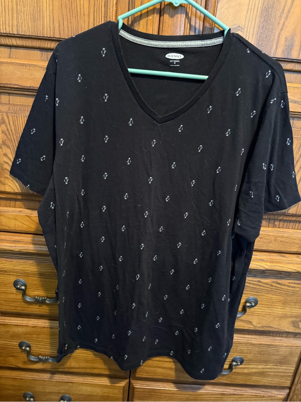 Old Navy Men’s Black V-Neck Tee with Penguin Print